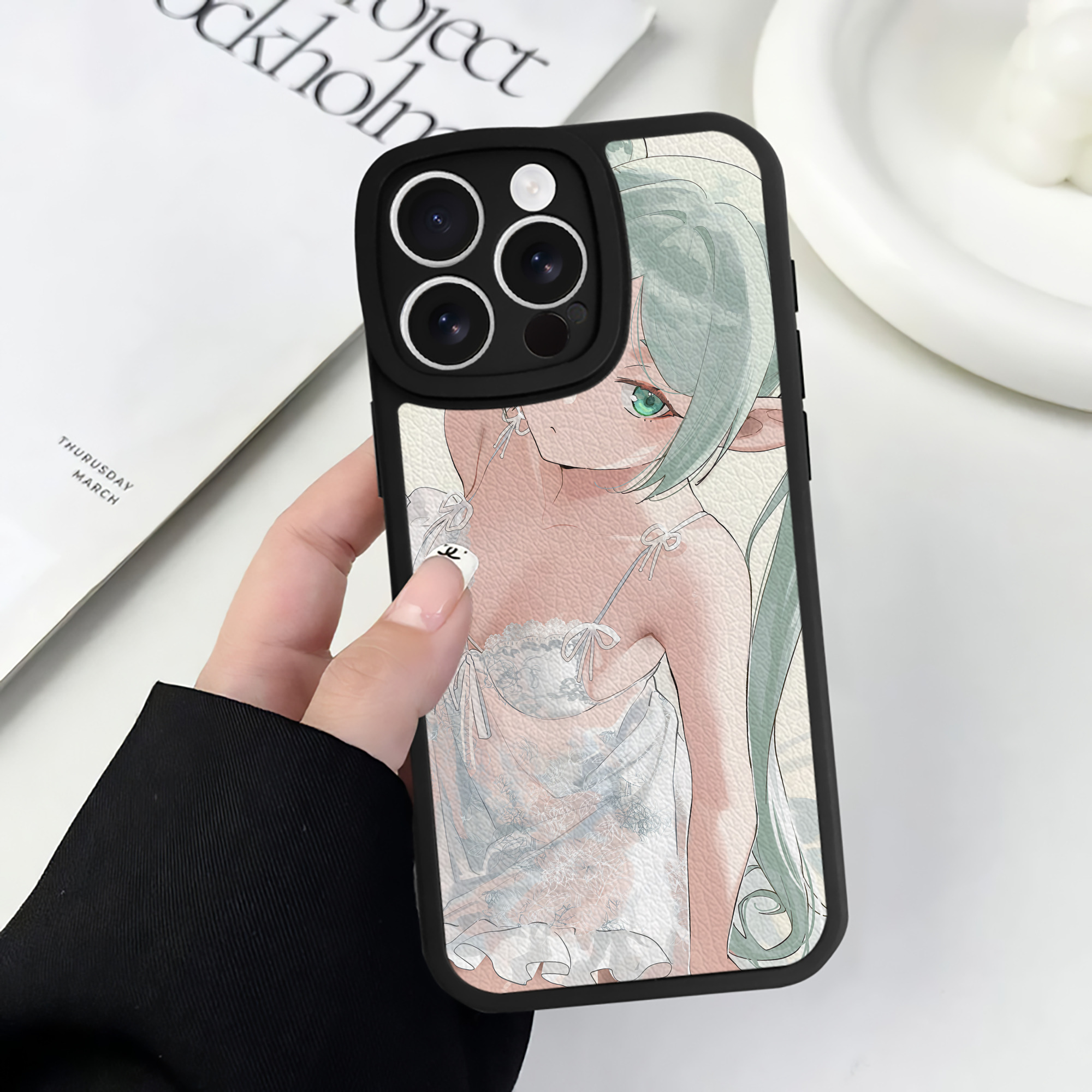 （画像用） 葬送のフリーレン Frieren 【iPhone 16シリーズ対応】シリコンスマホケース（レザー調） 材質：シリコン